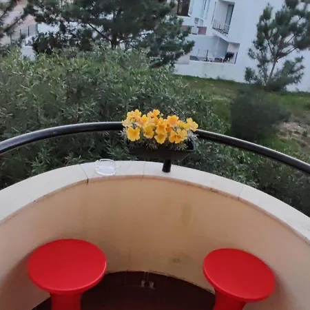 Beach, Surf And Golf Near Lisbon Apartment