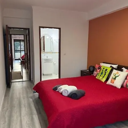 Beach, Surf And Golf Near Lisbon Apartment *